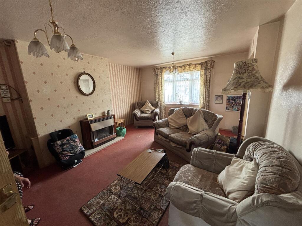 Cranstone Crescent, Glenfield, Leicester photo 3