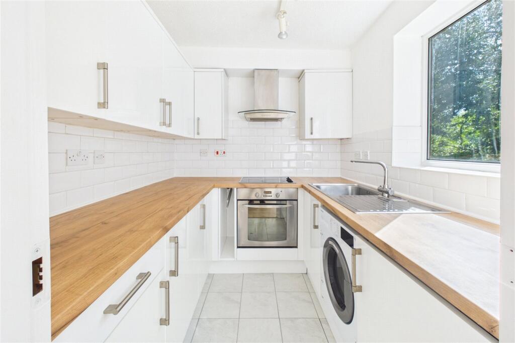 Apartment in Swindon - View 4
