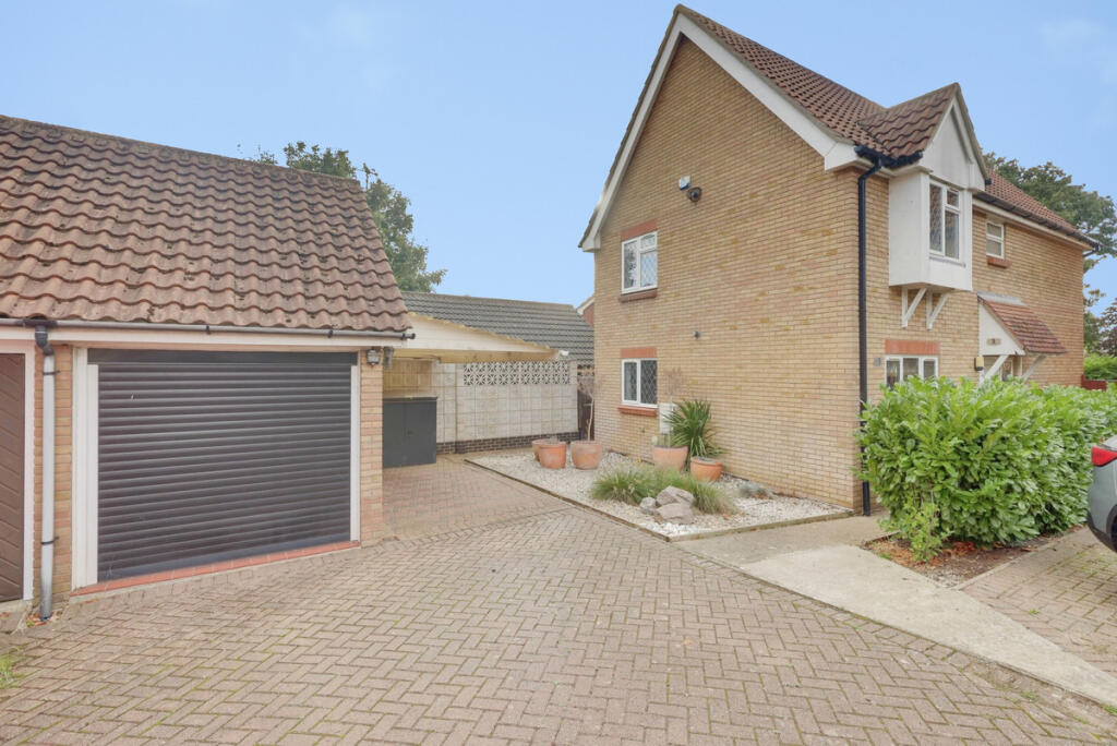 Main image of property: Almere, Benfleet, SS7