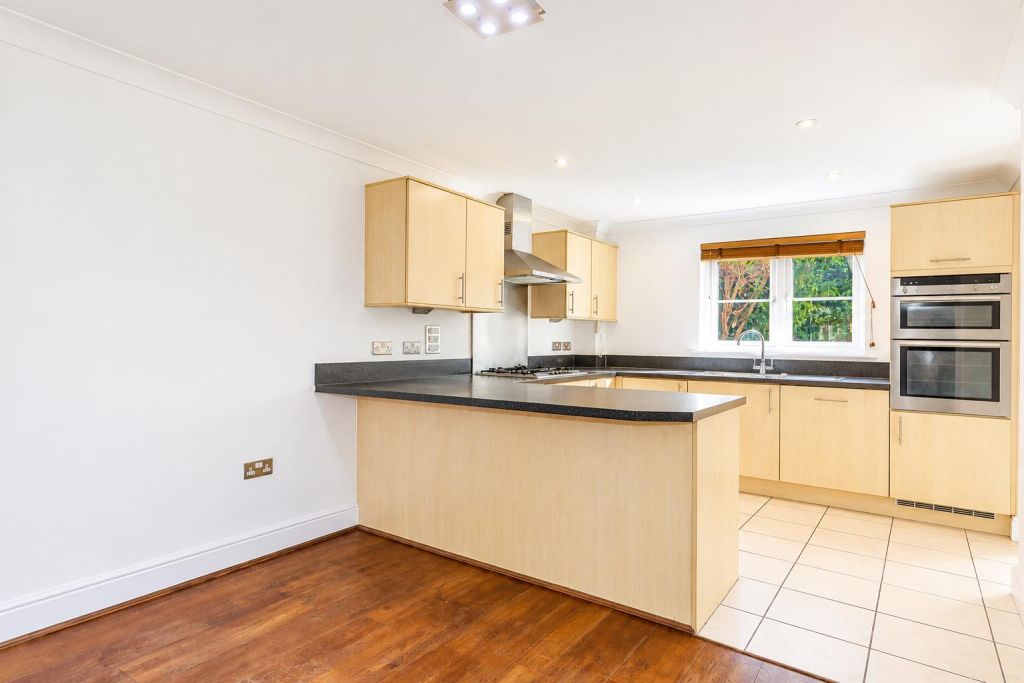 House in Chelmsford - View 4