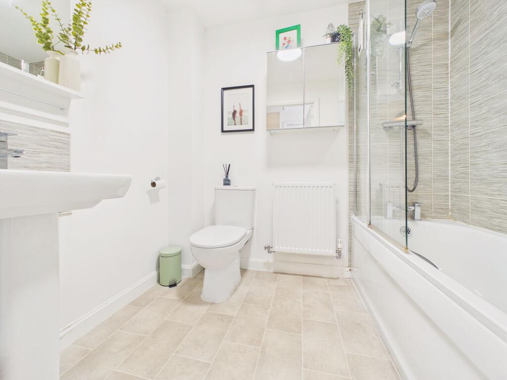 Featherwood Avenue, The Rise, NE15 photo 4