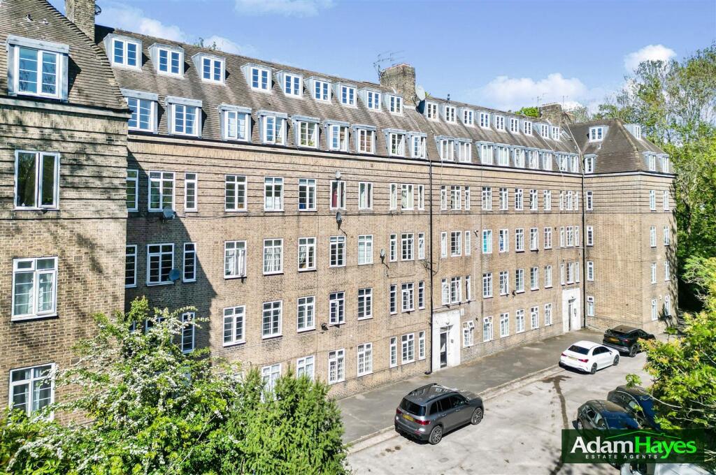Main image of property: Waverley Grove, Finchley, N3