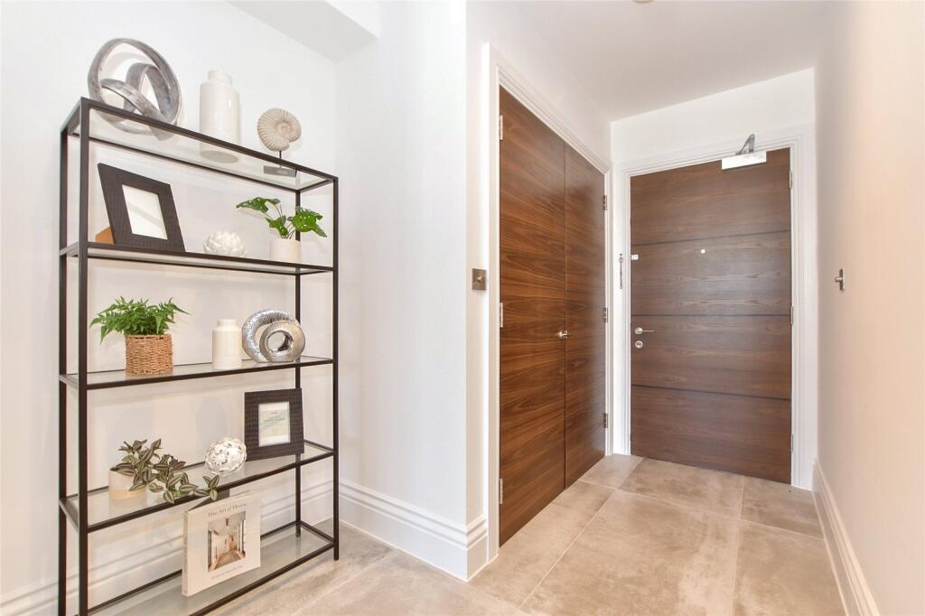 Apartment in Tonbridge - More