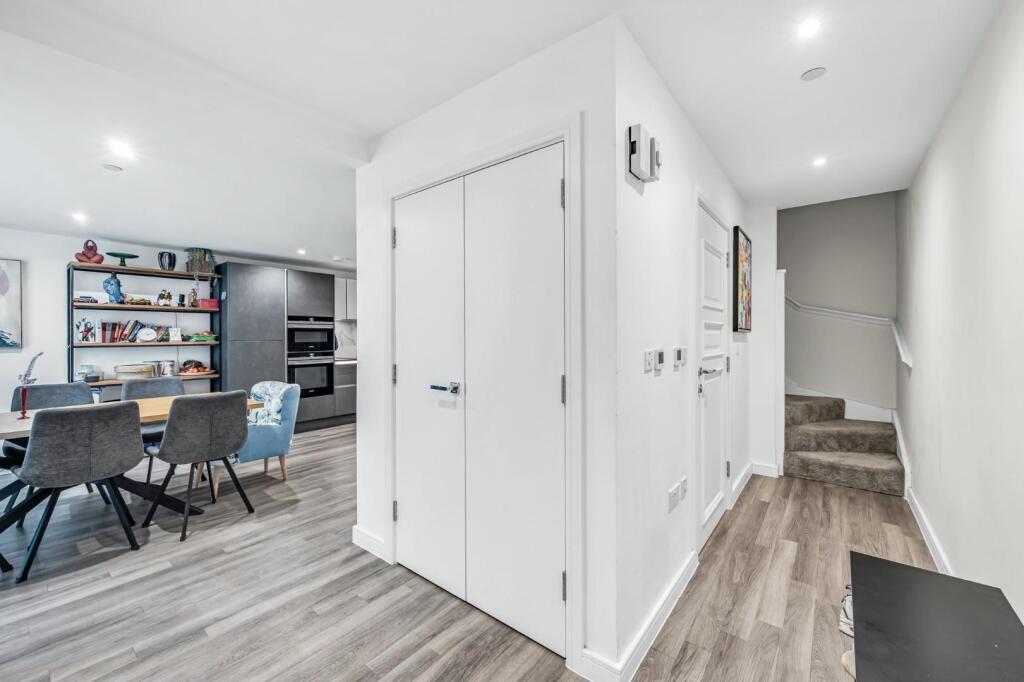 Apartment in London - More