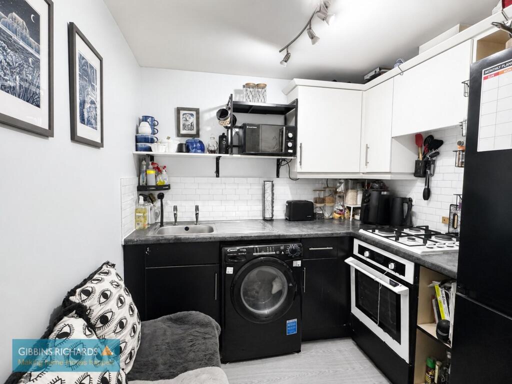 Apartment in Taunton - View 4