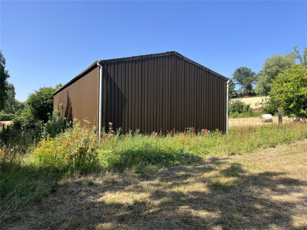 House in Worcester - View 5