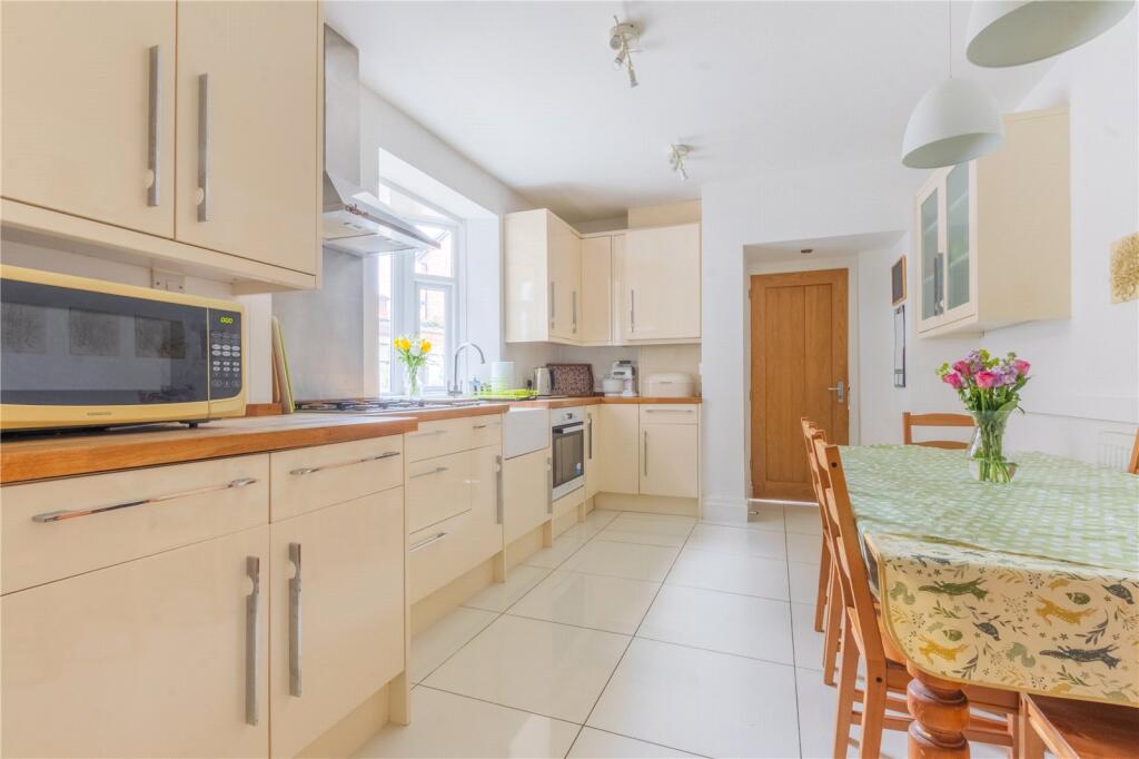 Edenfield Road, Passmonds, Rochdale, OL11 photo 4