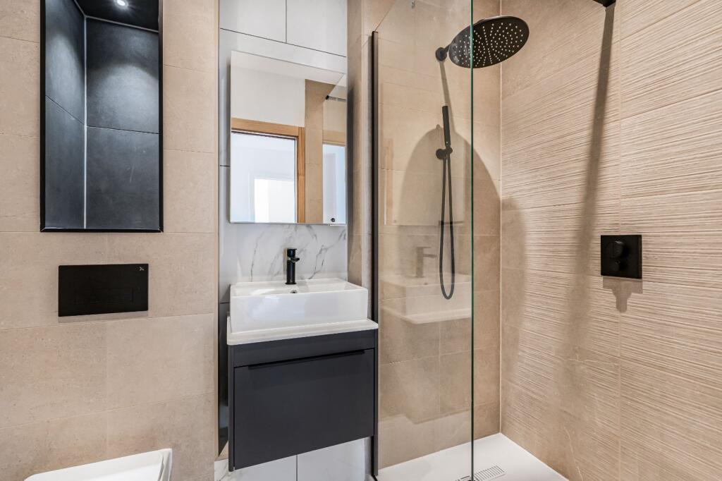 Apartment in London - More