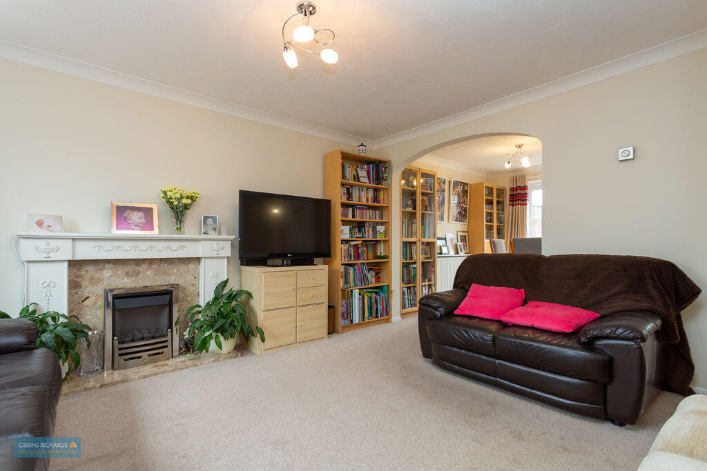 15, Marden Grove, Taunton photo 3