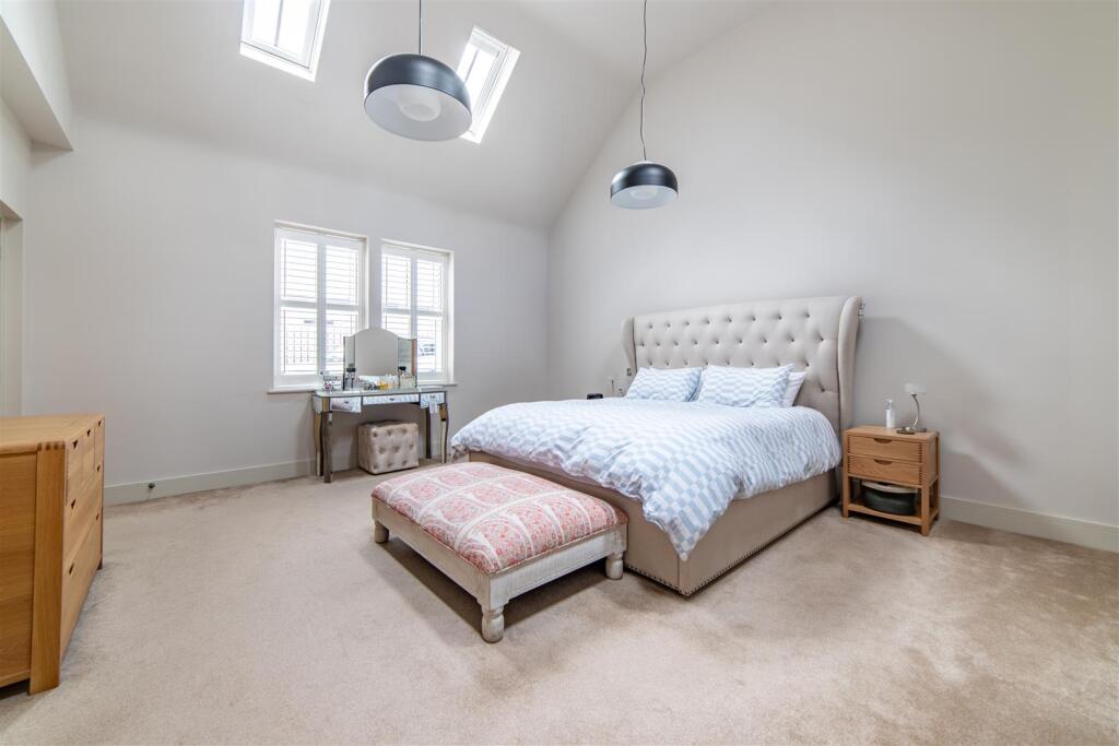 House in Morpeth, North End, Longframlington - More
