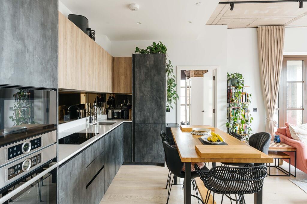 Apartment in London - View 5