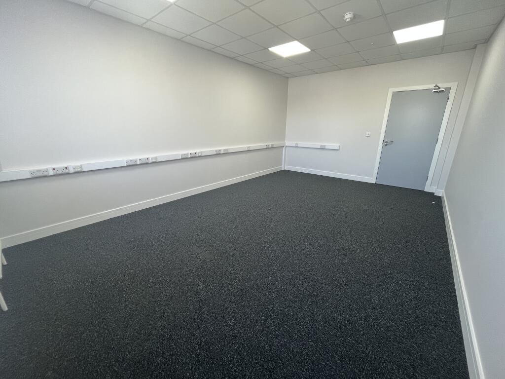 250 sqft office