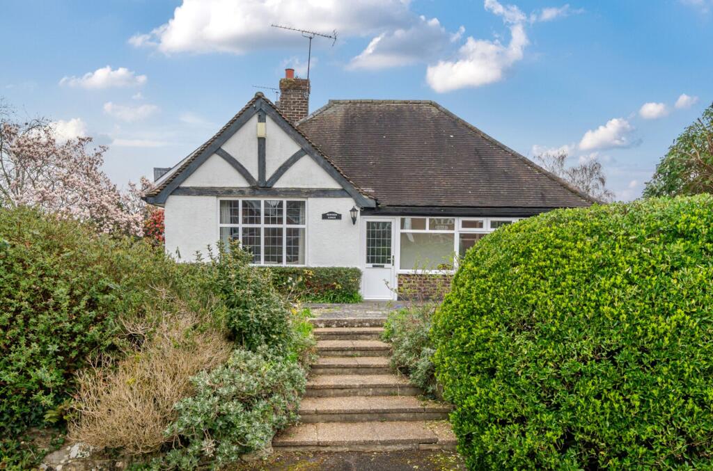 3-bed detached on Walton Lane, Bosham, PO18, £500,000