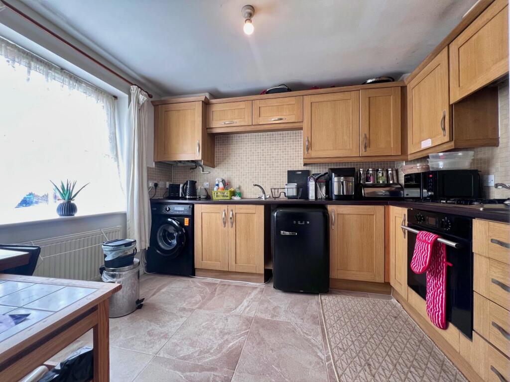 Jay Road, Corby, NN18 photo 2