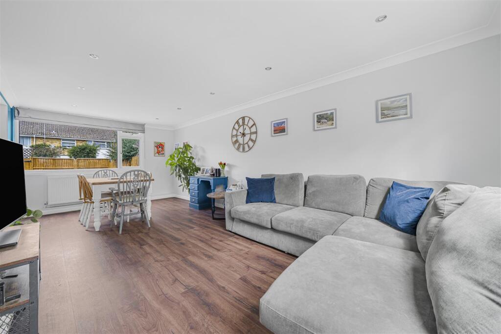 House in Slough - View 4