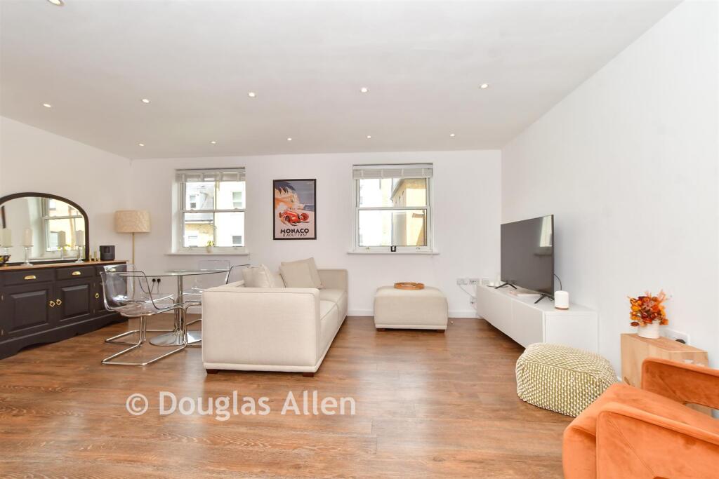 Main image of property: Hemnall Street, Epping, Essex