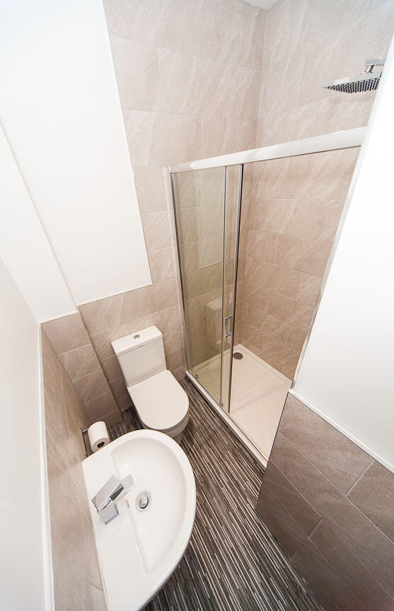 6 bedroom terraced house for rent