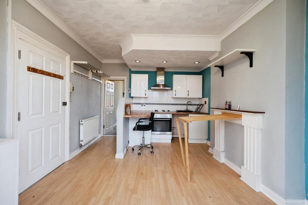 Cottage Grove, SOUTHSEA, Hampshire, PO5 - View 2