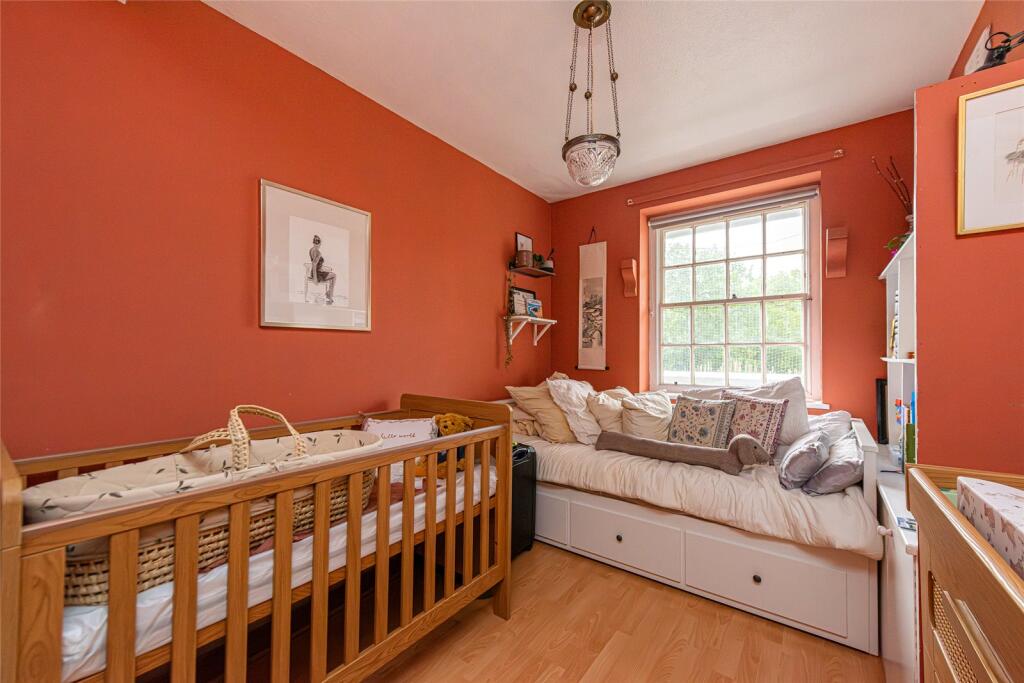 Apartment in London - View 5