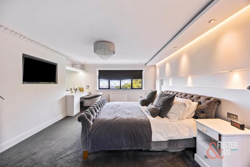 House in Brighton - More