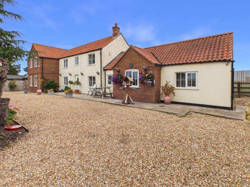 4-bed detached on Chestnut Cottage, Ivery Lane, Wrangle, £575,000