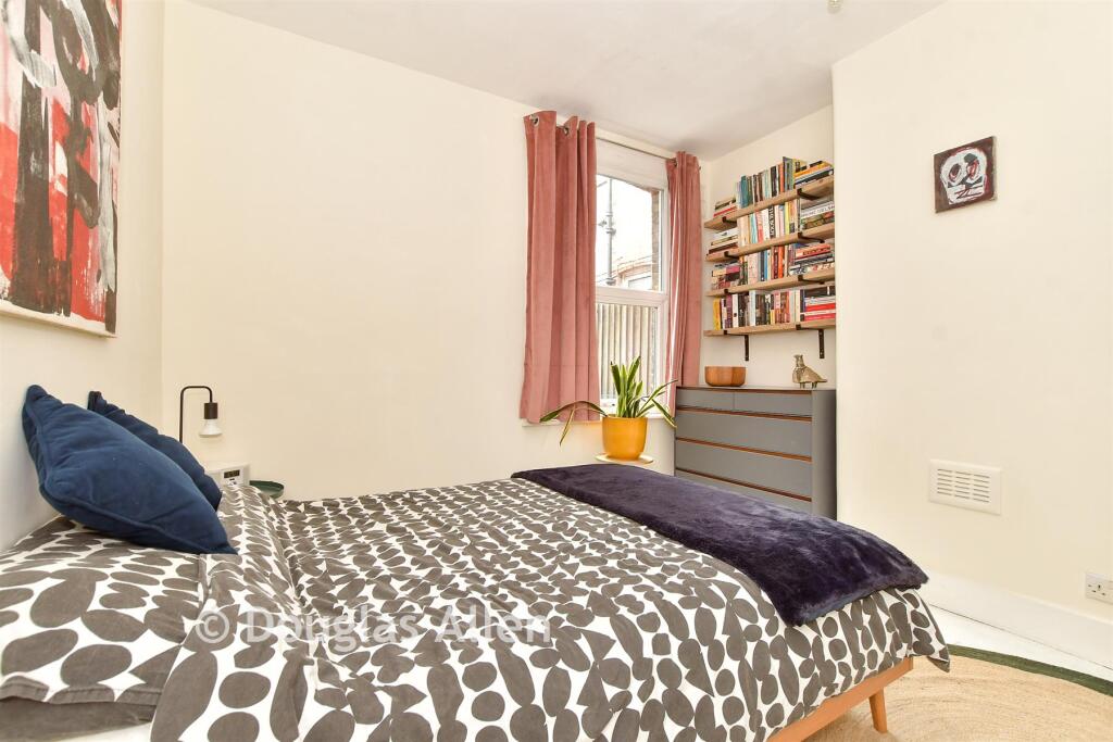 Apartment in London - View 5