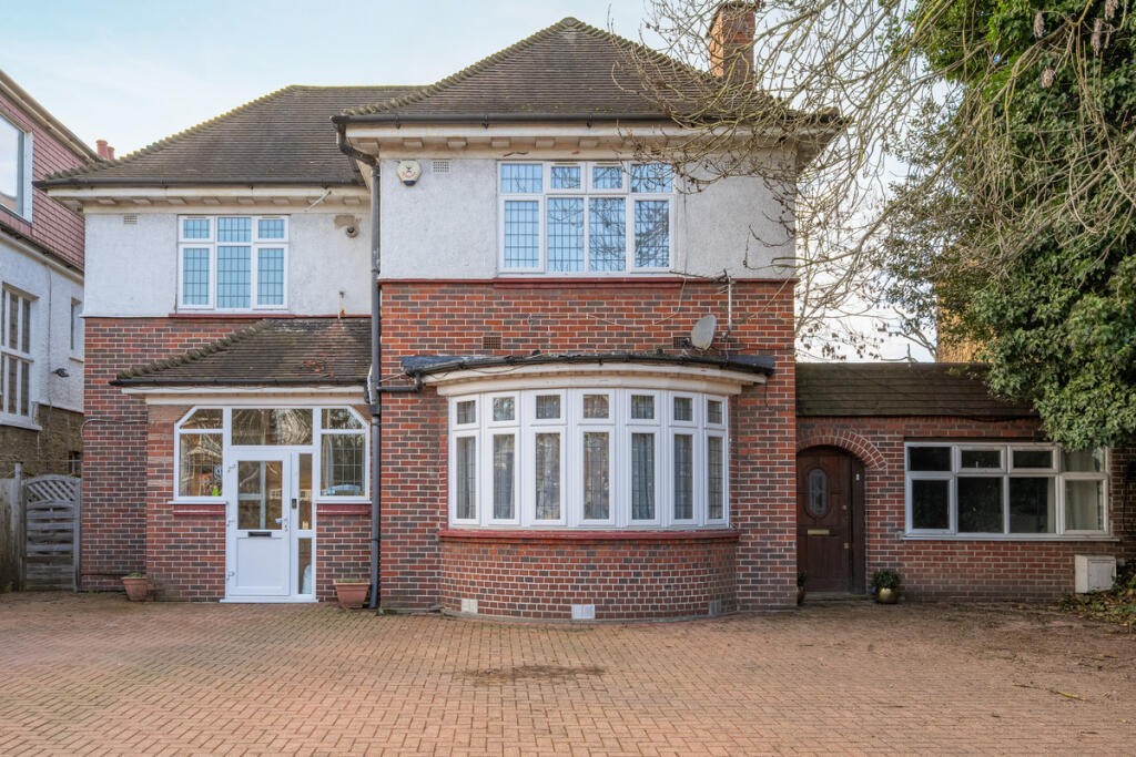 Gunnersbury Avenue, London, W5. 5 bedroom detached house for sale