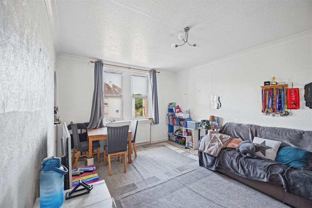 Apartment in Strathaven, South Lanarkshire - View 3