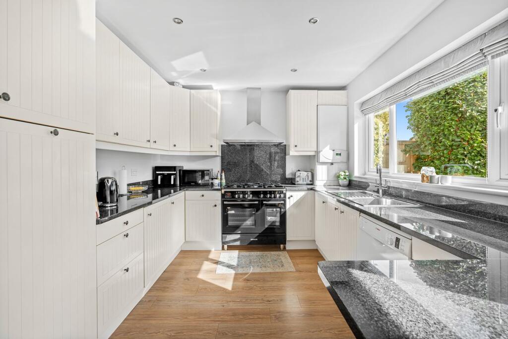 House in Twickenham - View 2