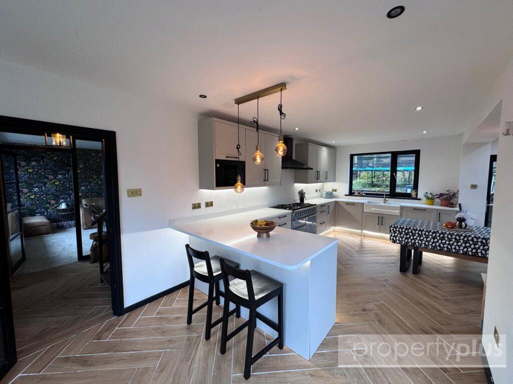 House in Cardiff, Treorchy - View 5