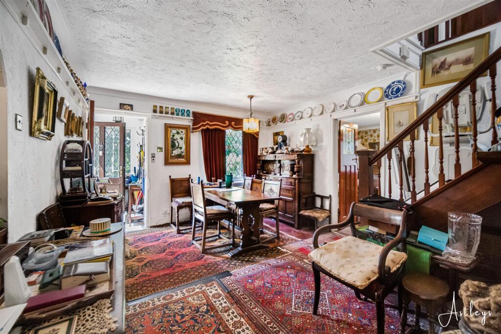 House in Canisland, Pennard - More
