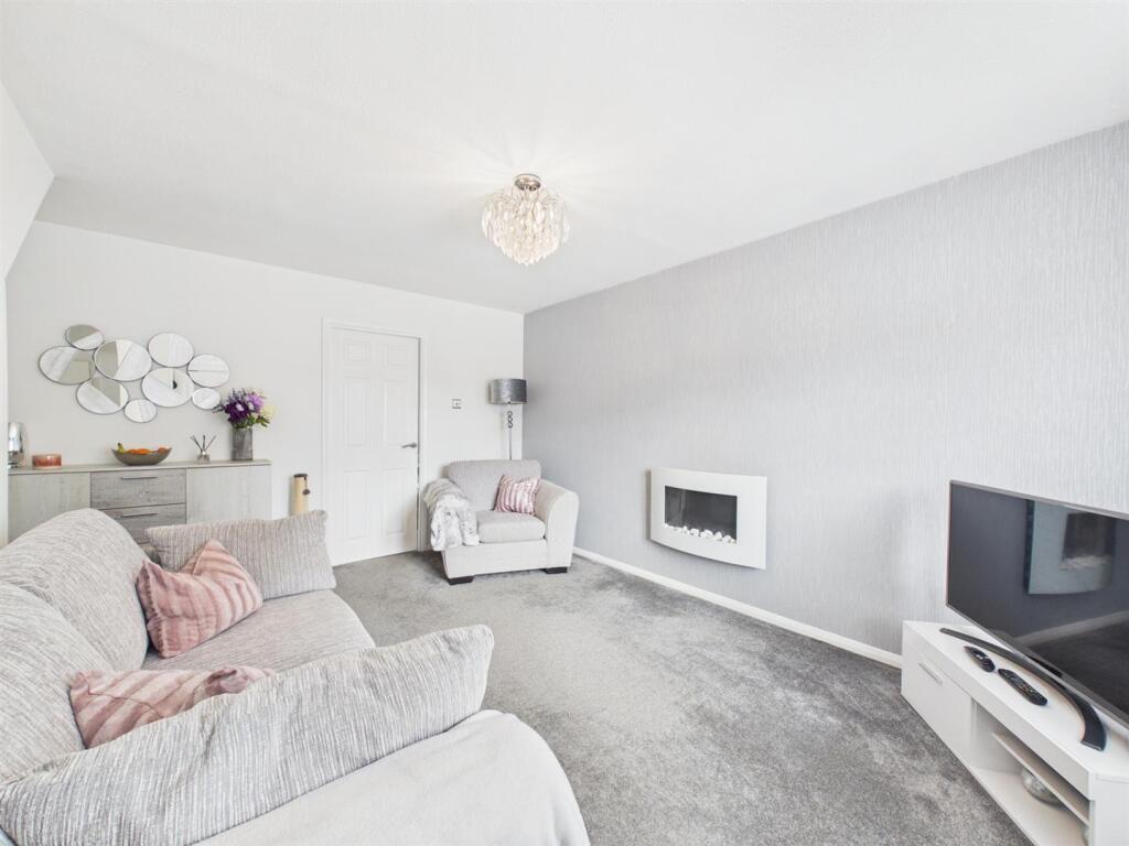 Laphams Court, Longwell Green, Bristol photo 2
