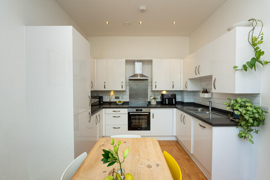 Apartment in London - More