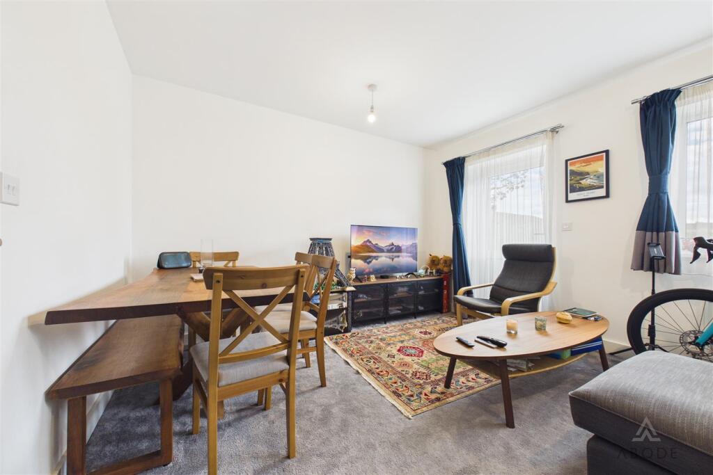 House in Stoke-on-Trent - More