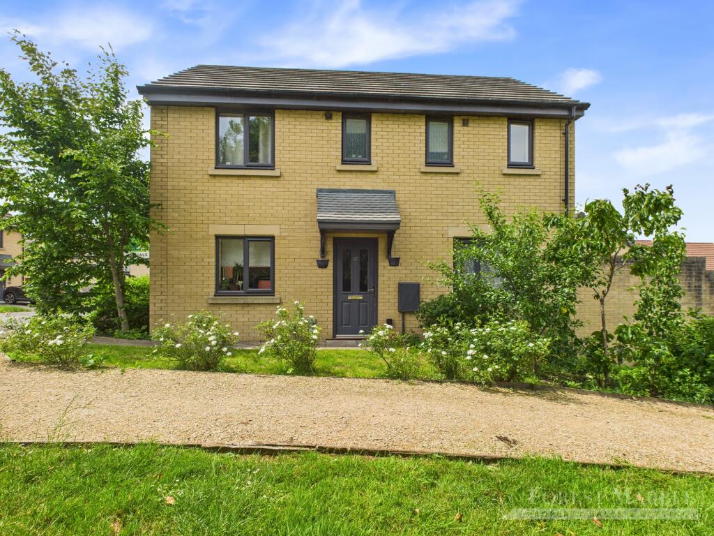 3-bed detached on Blackberry Road, Frome, £350,000