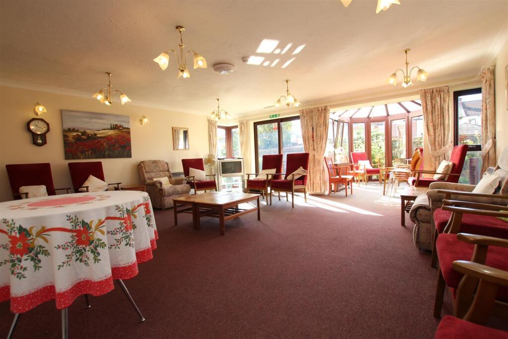 Apartment in Southampton - View 5