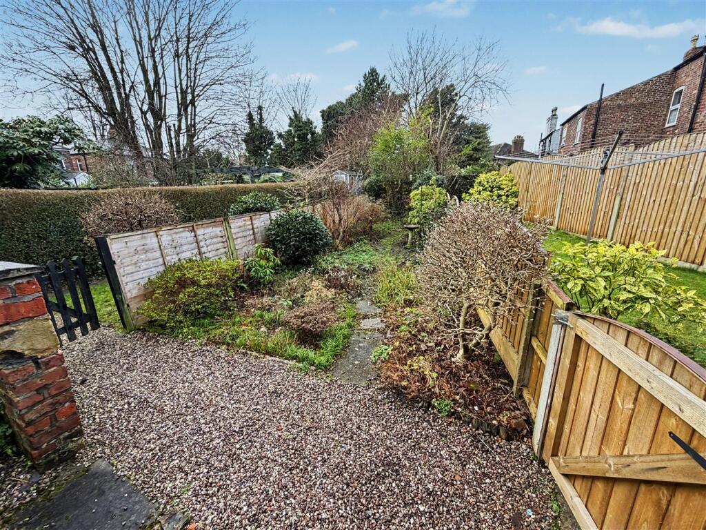 Victoria Road, Sale photo 2