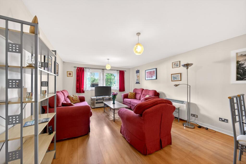 Apartment in Edinburgh, The Shore, Leith - View 3