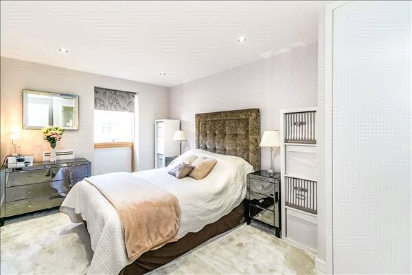 Lawrie House, London, SW19 photo 4