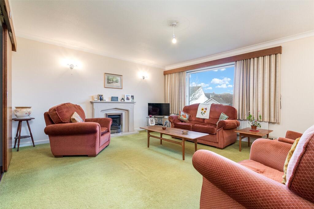 House in Cardiff, Lisvane - More
