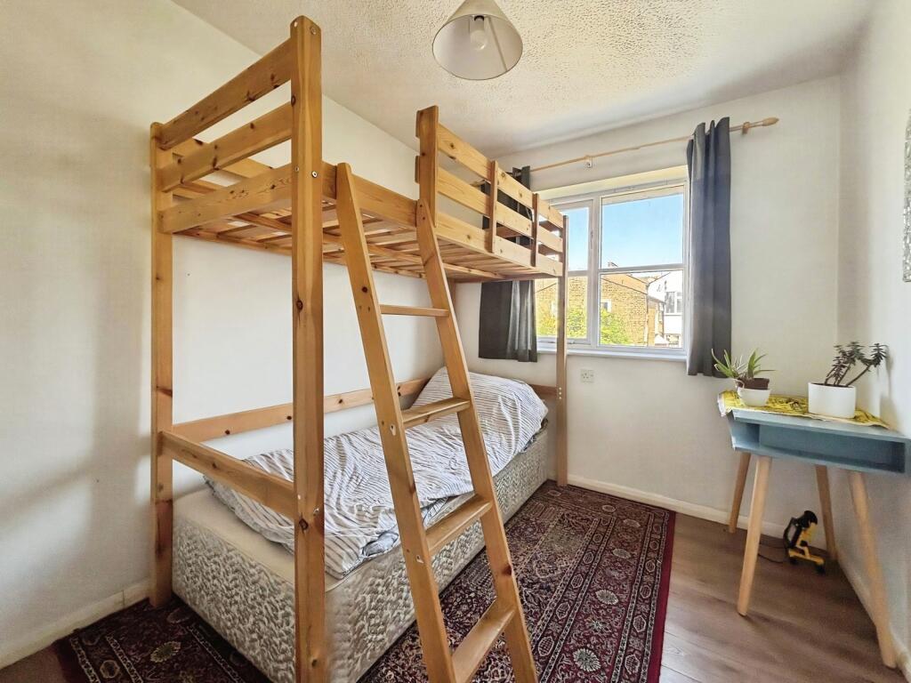 House in London, West Ham - More