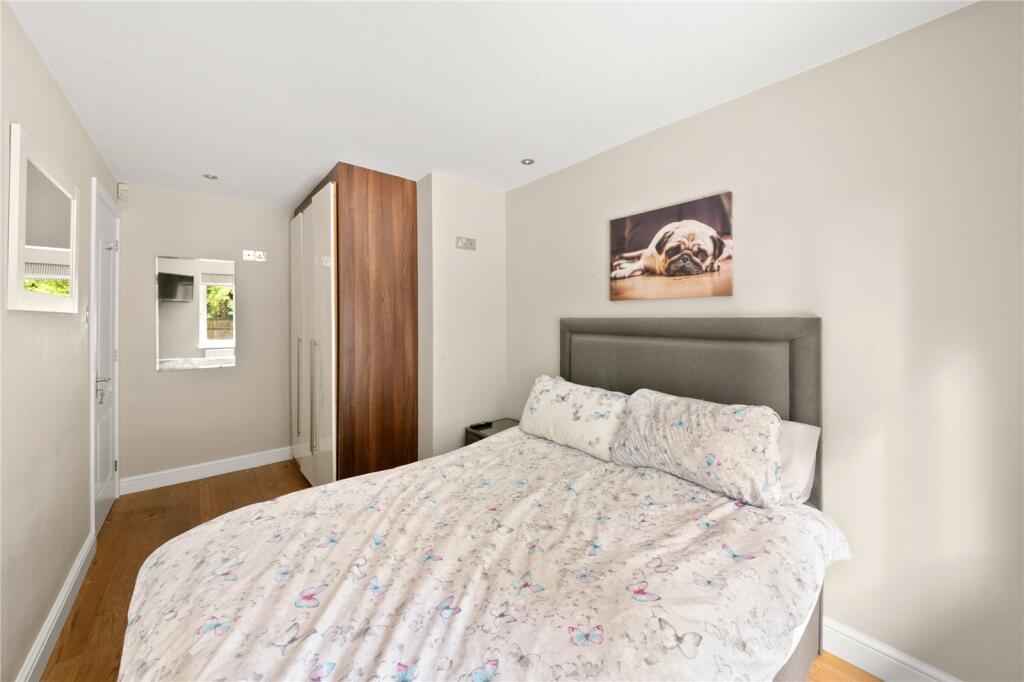 Apartment in Southall - View 4