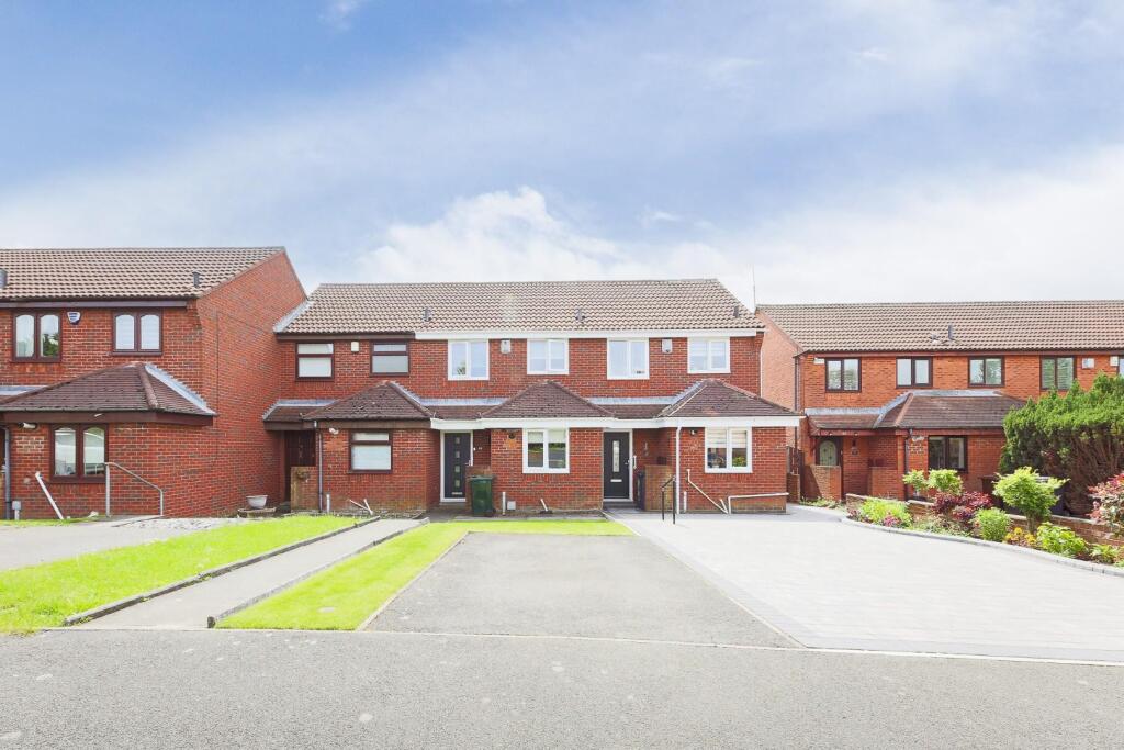 Main image of property: Mount Close, Killingworth, Newcastle Upon Tyne