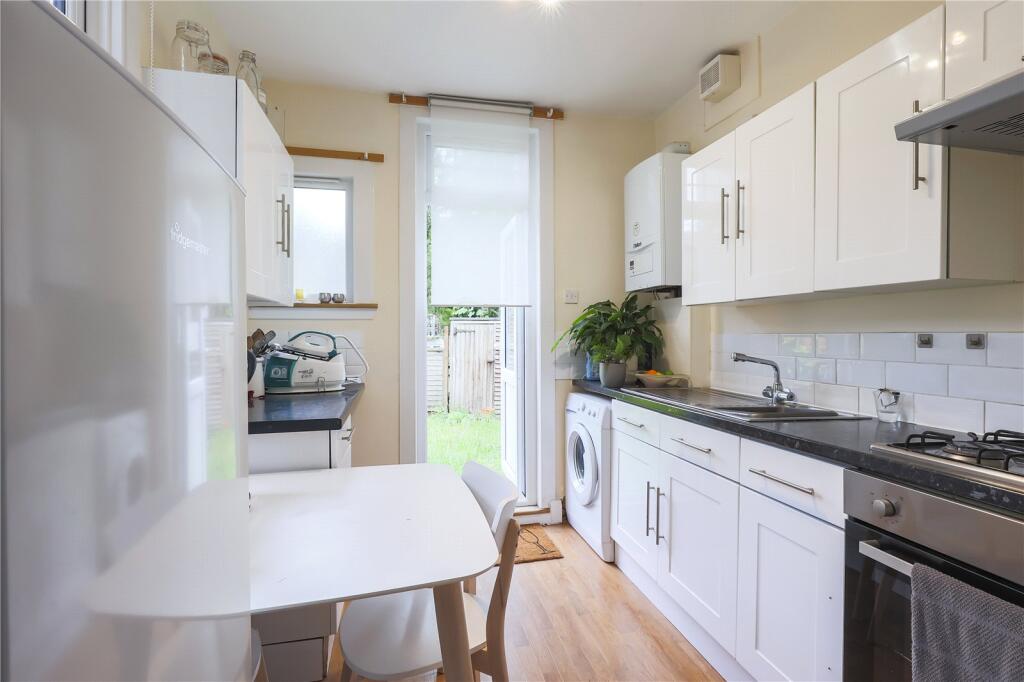 Apartment in London - View 5