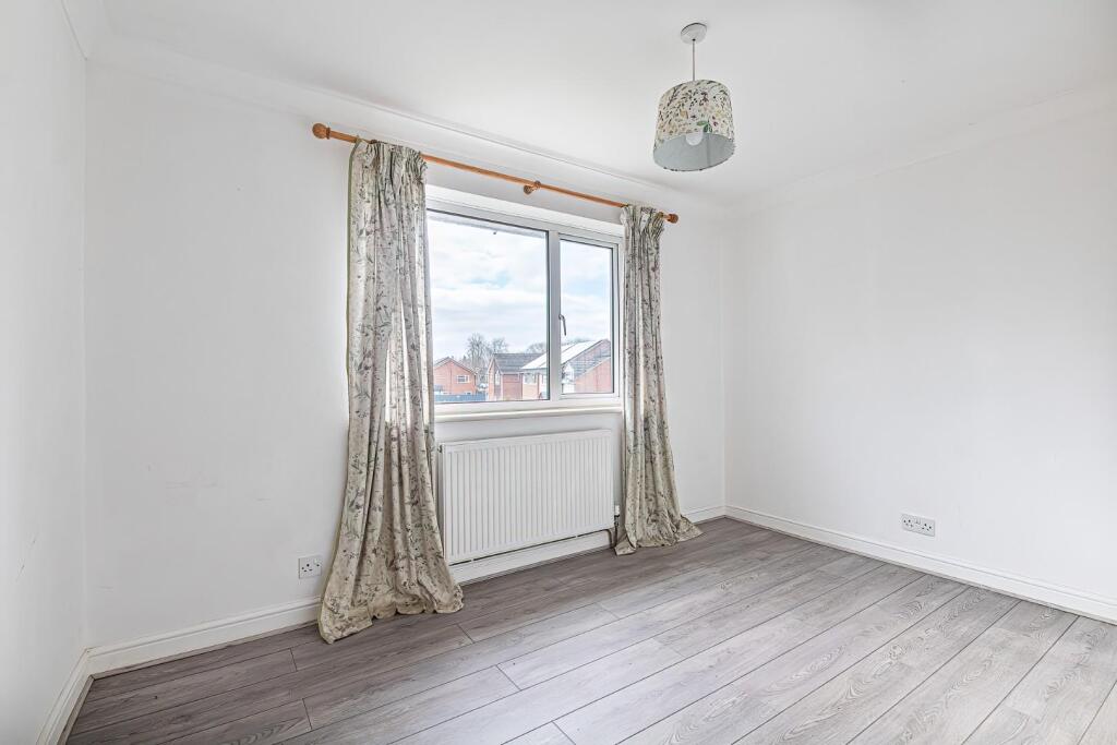 House in Hemel Hempstead - More