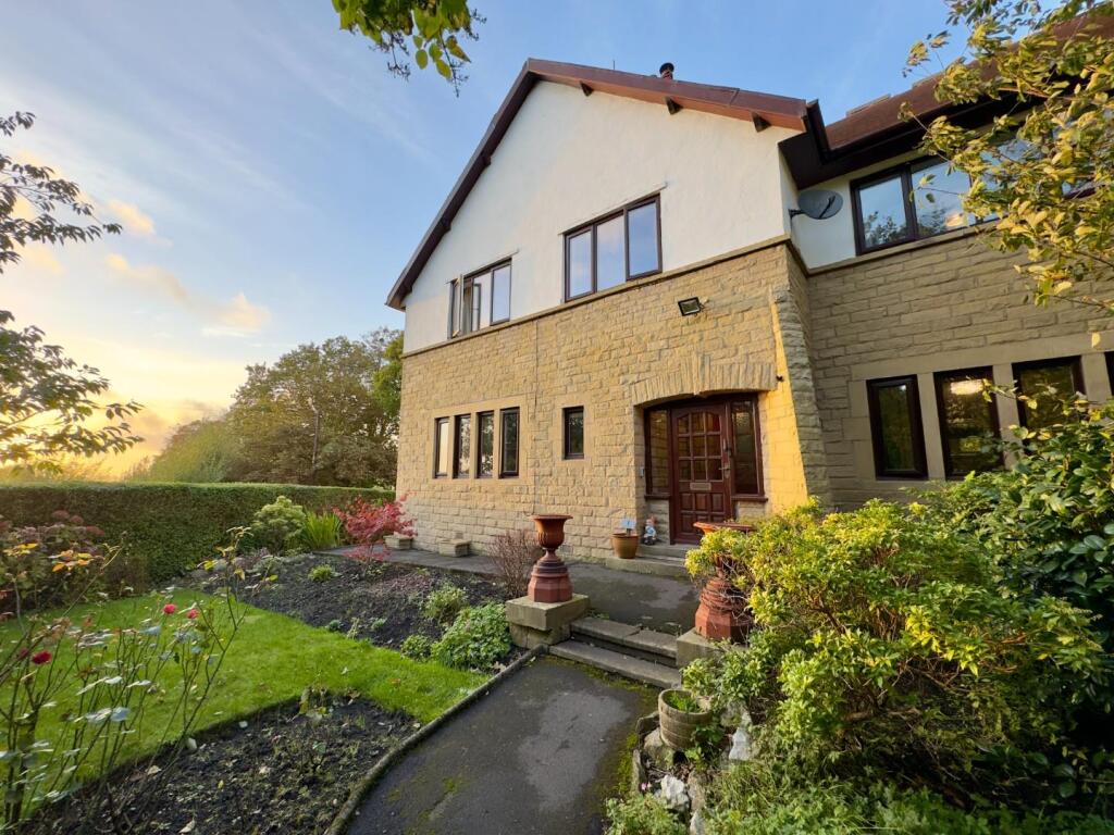 Main image of property: The Crescent, Burnley