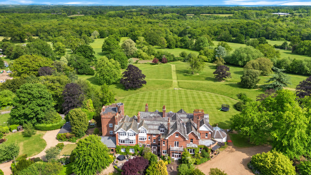 House in East Hertfordshire, Little Berkhamsted - View 5