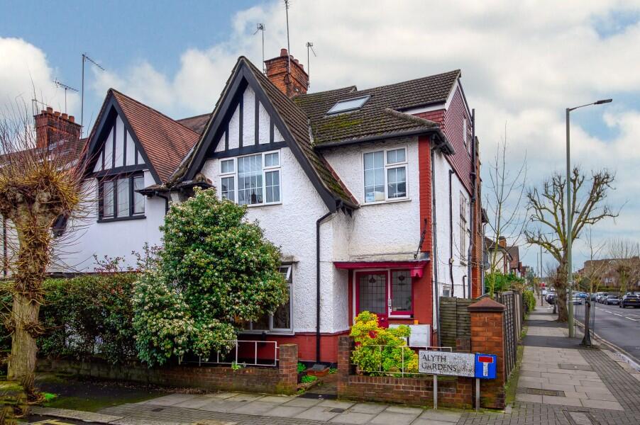 Main image of property: ALYTH GARDENS, LONDON, NW11