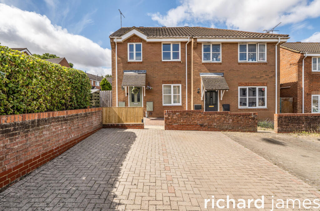 Main image of property: Whitmore Close, The Prinnels, Swindon, SN5