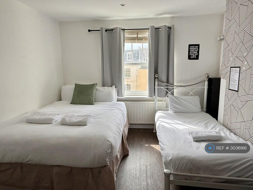 Apartment in Brighton - View 2
